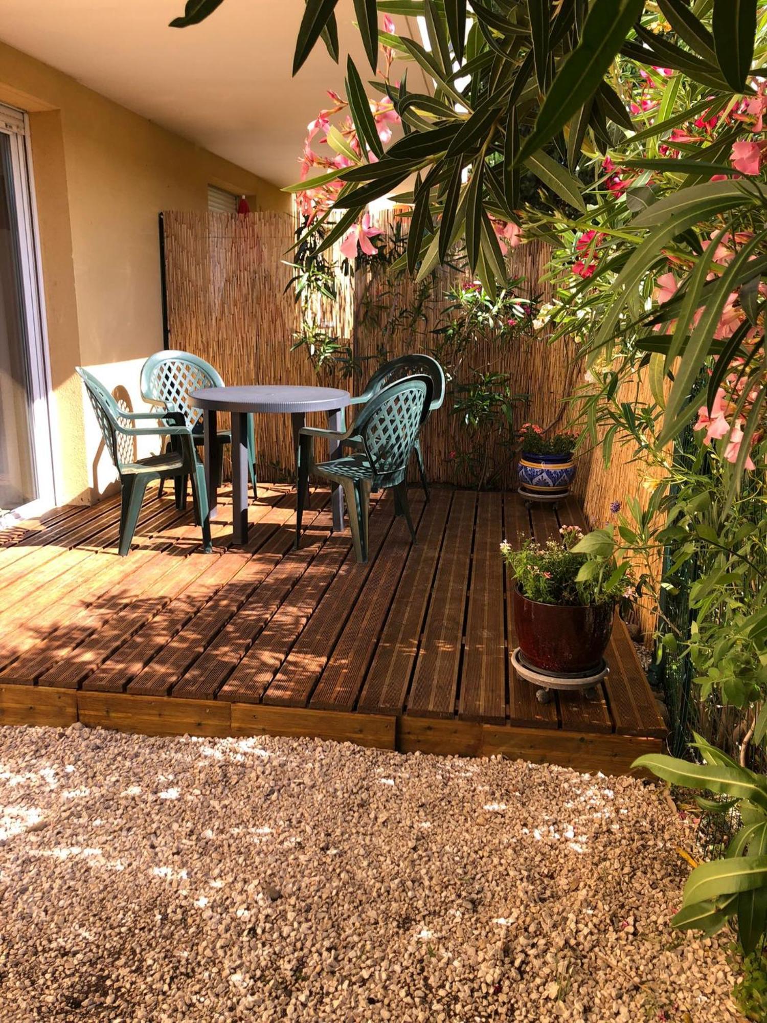 Les Jardins De Garance Apartment